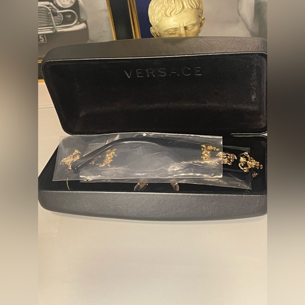 Authentic NWT Versace sunglasses Pilot Unisex 🖤🖤🖤🖤💛💛💛💛 - Picture 6 of 13